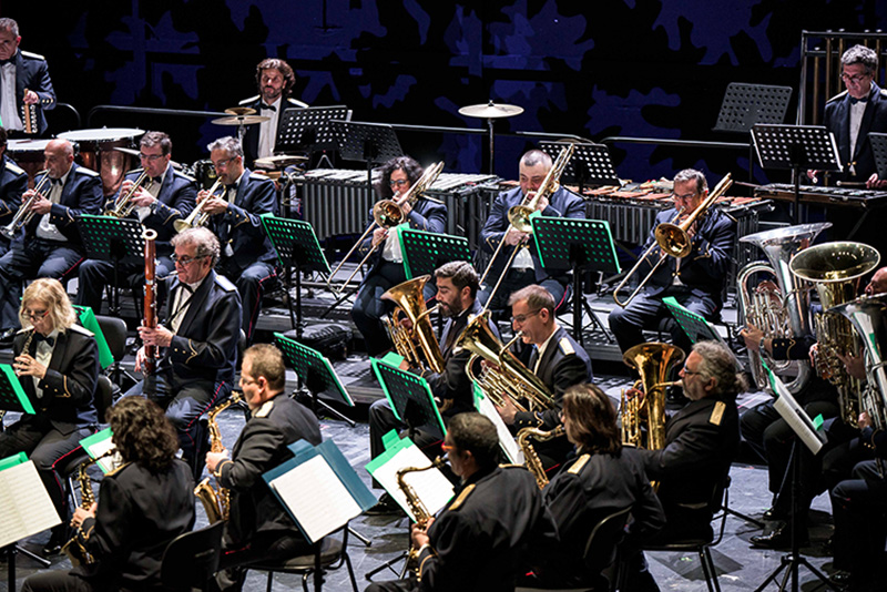 Η Φιλαρμονική Ορχήστρα και η Χορωδία δήμου Αθηναίων σε έργα των  Μάντζαρου, Μιασκόφσκυ, Πετρίδη, Berlioz