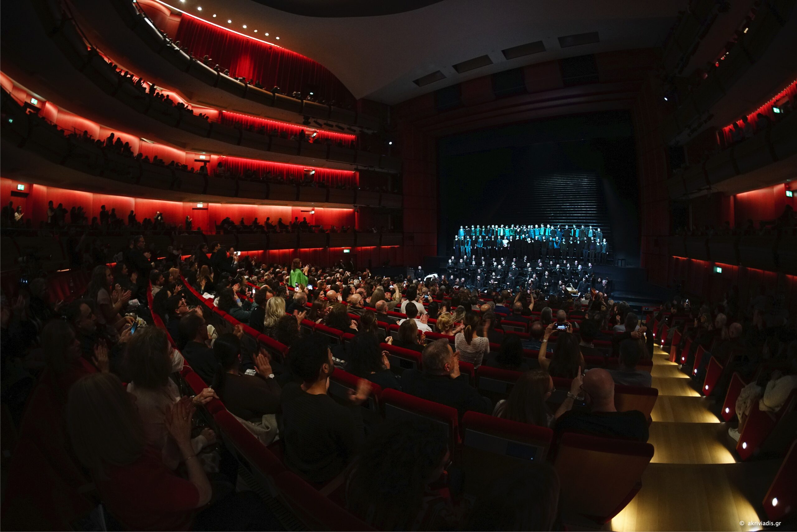 Read more about the article Αποθέωση για το Ρέκβιεμ για το τέλος του έρωτα  Μια συμπαραγωγή της Εθνικής Λυρικής Σκηνής με το Théâtre du Châtelet (Παρίσι)