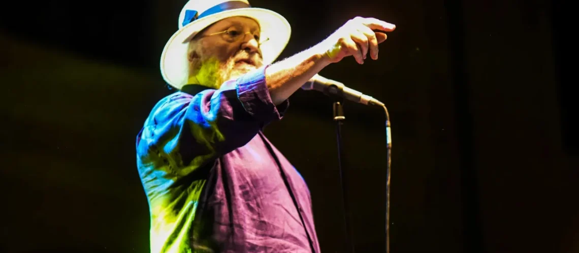 b4eee5f5-4851376 b4eee5f5-4851376